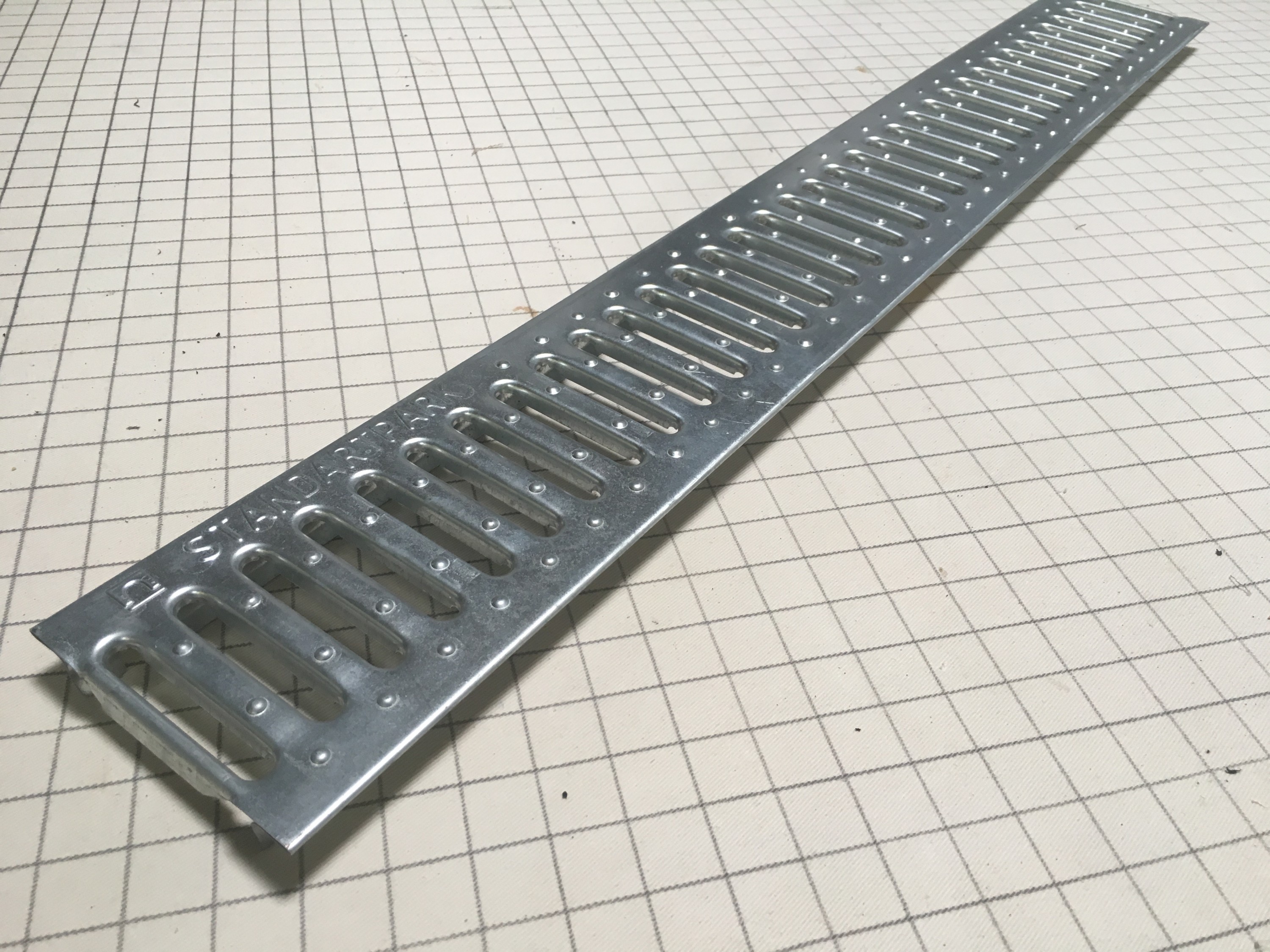 4" Galvanized Stamped Steel Grate Standartpark